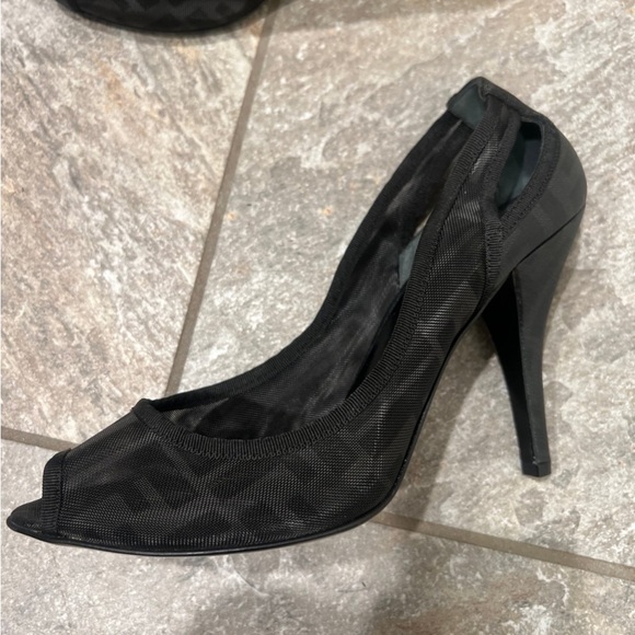 Authenticated Fendi Zucca print heels excellent condition size 40 - Picture 2 of 5